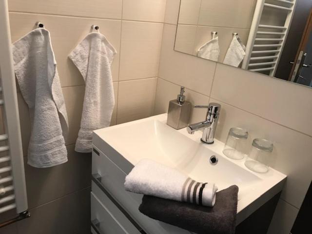 Apartman Innova 즐린 외부 사진
